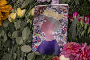 Children’s drawings in remembrance of Queen Elizabeth II are seen at Green park in London, Great Britain on September 16, 2022. Queen Elizabeth II is dead in Sco​tland on the September 8, 2022 ​at the age of 96.